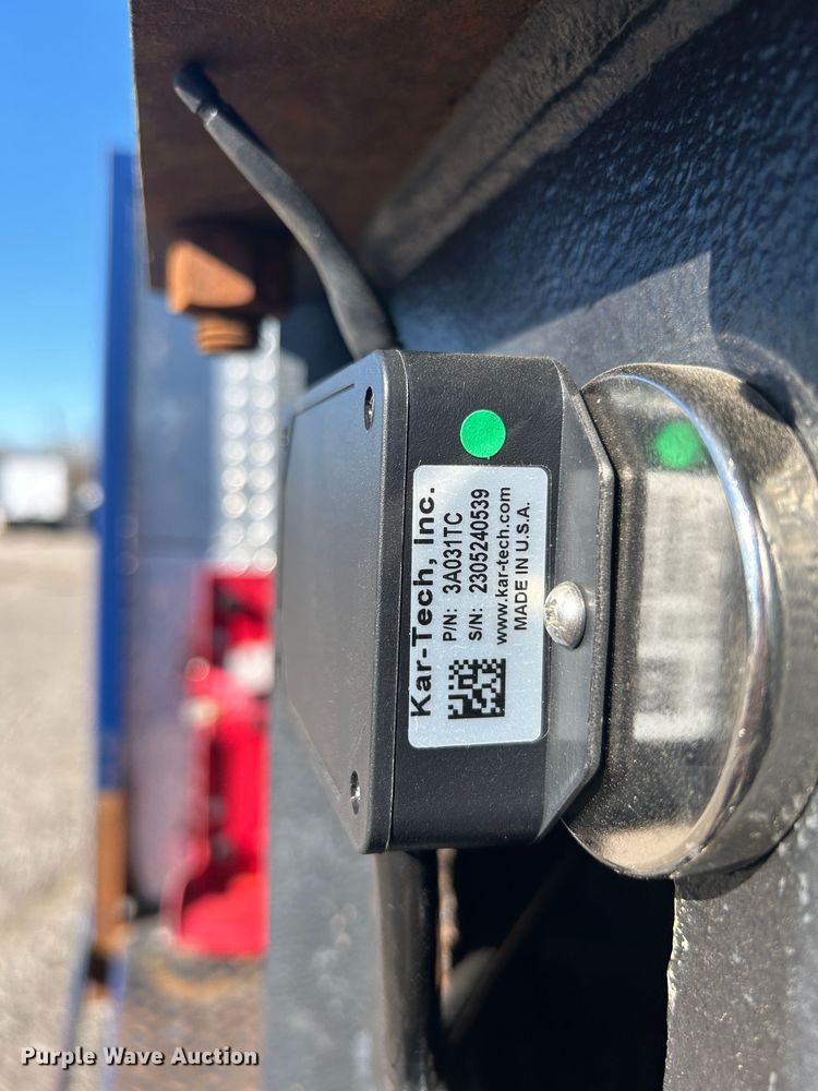 image for item KH9600 2003 Ford F550 XL Super Duty flatbed truck