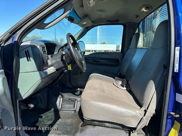 image for item KH9600 2003 Ford F550 XL Super Duty flatbed truck