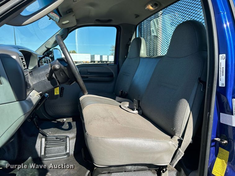 image for item KH9600 2003 Ford F550 XL Super Duty flatbed truck