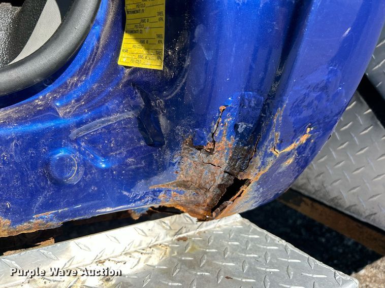 image for item KH9600 2003 Ford F550 XL Super Duty flatbed truck