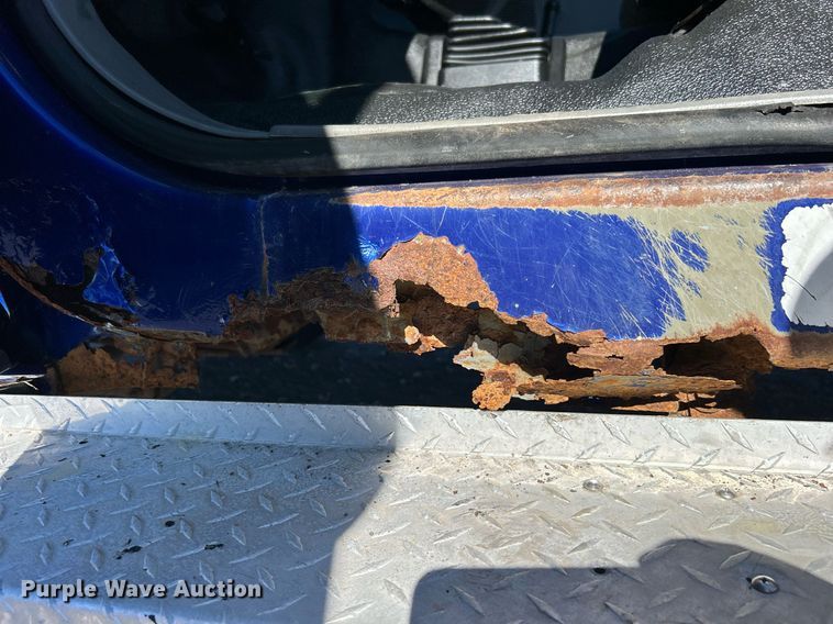 image for item KH9600 2003 Ford F550 XL Super Duty flatbed truck