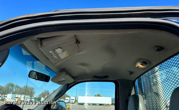 image for item KH9600 2003 Ford F550 XL Super Duty flatbed truck