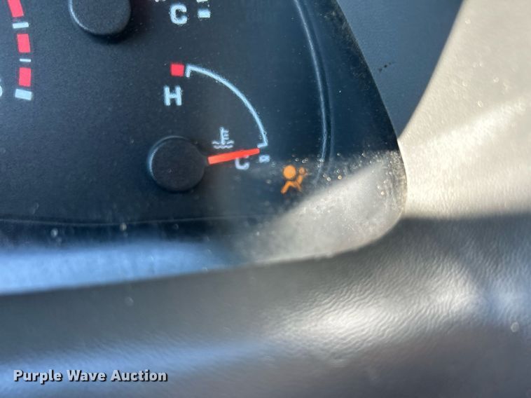 image for item KH9600 2003 Ford F550 XL Super Duty flatbed truck