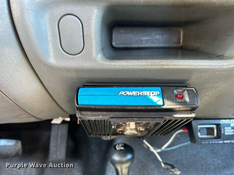 image for item KH9600 2003 Ford F550 XL Super Duty flatbed truck