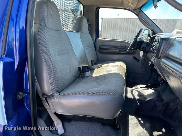 image for item KH9600 2003 Ford F550 XL Super Duty flatbed truck