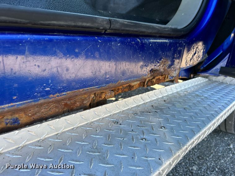 image for item KH9600 2003 Ford F550 XL Super Duty flatbed truck