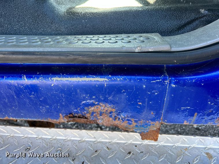 image for item KH9600 2003 Ford F550 XL Super Duty flatbed truck