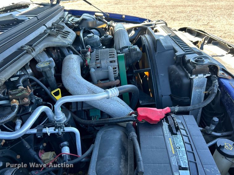 image for item KH9600 2003 Ford F550 XL Super Duty flatbed truck