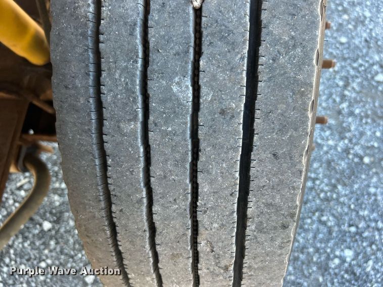 image for item KH9600 2003 Ford F550 XL Super Duty flatbed truck