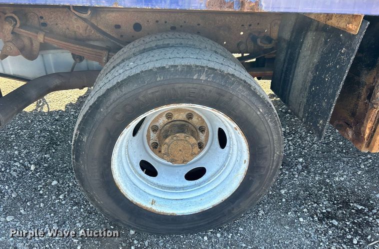 image for item KH9600 2003 Ford F550 XL Super Duty flatbed truck