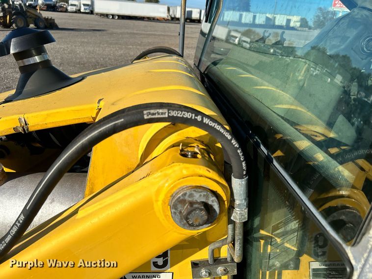 image for item KH9612 2000 New Holland LB75  backhoe