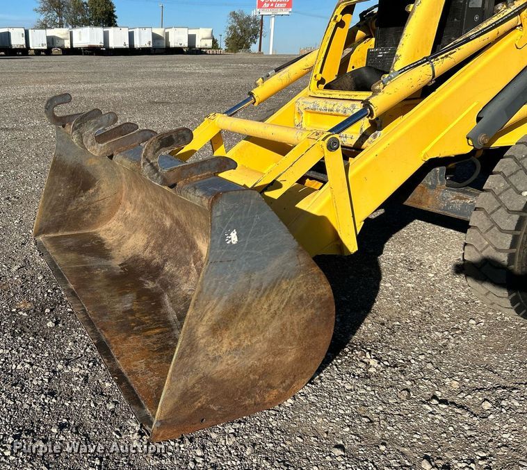 image for item KH9612 2000 New Holland LB75  backhoe