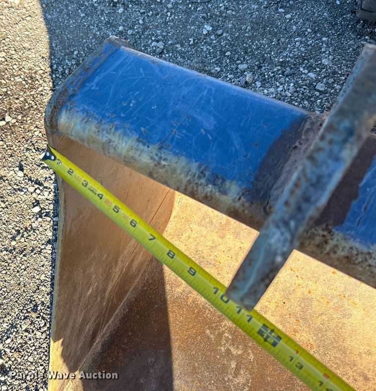 image for item KH9612 2000 New Holland LB75  backhoe