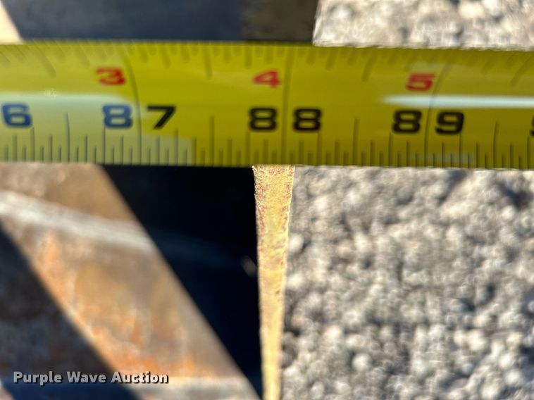 image for item KH9612 2000 New Holland LB75  backhoe