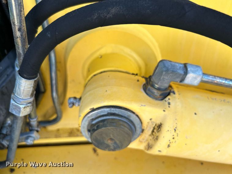 image for item KH9612 2000 New Holland LB75  backhoe