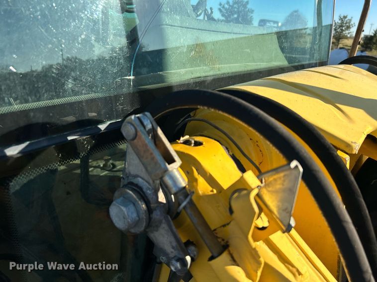 image for item KH9612 2000 New Holland LB75  backhoe