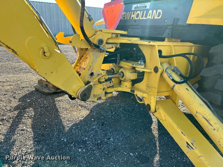 image for item KH9612 2000 New Holland LB75  backhoe