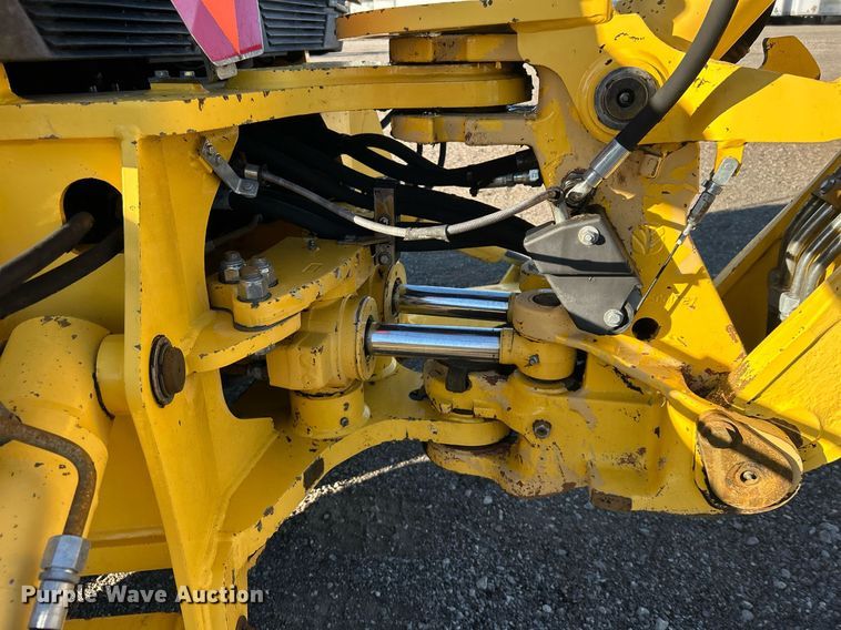 image for item KH9612 2000 New Holland LB75  backhoe