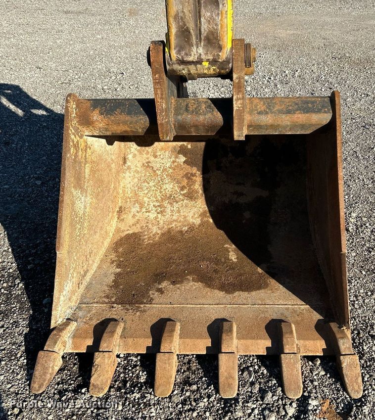 image for item KH9612 2000 New Holland LB75  backhoe