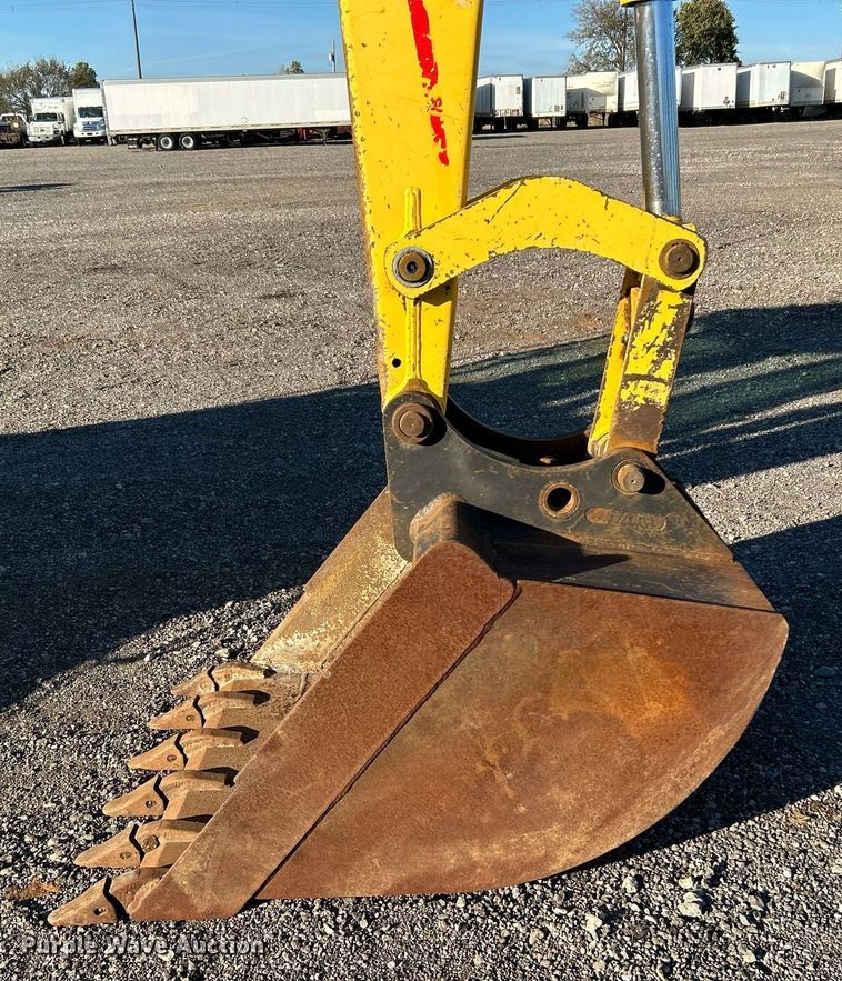 image for item KH9612 2000 New Holland LB75  backhoe