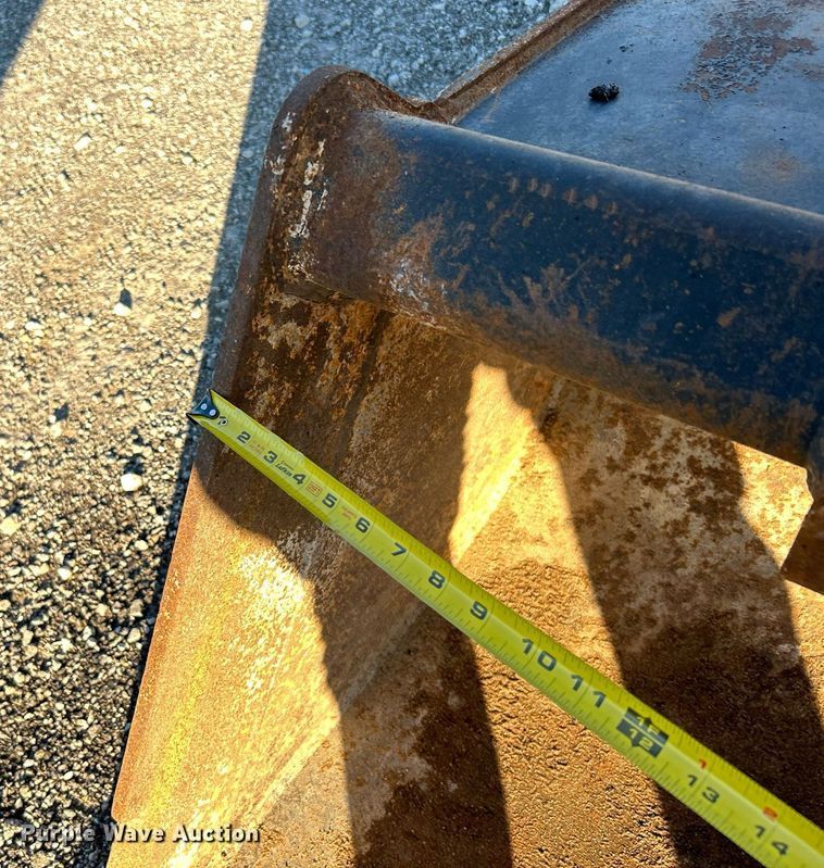 image for item KH9612 2000 New Holland LB75  backhoe