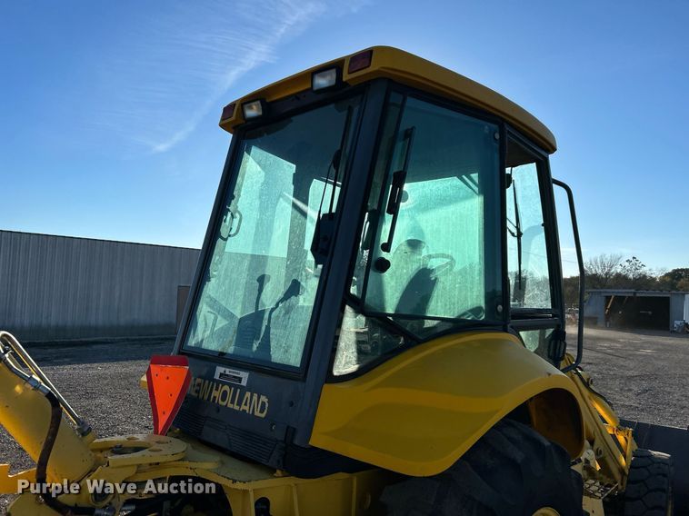 image for item KH9612 2000 New Holland LB75  backhoe