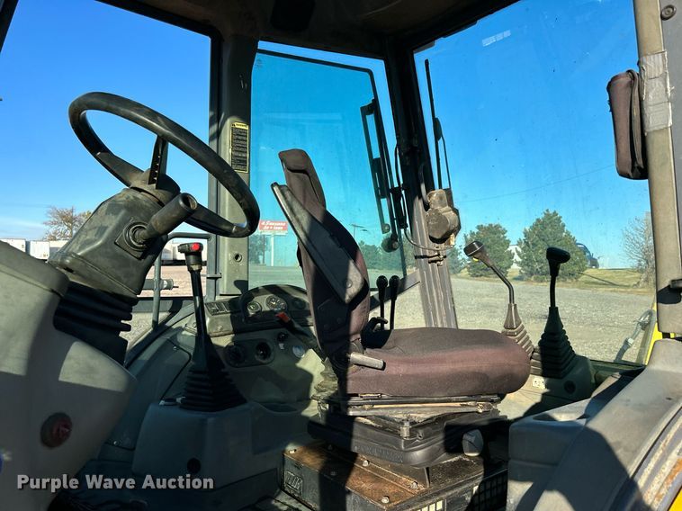 image for item KH9612 2000 New Holland LB75  backhoe