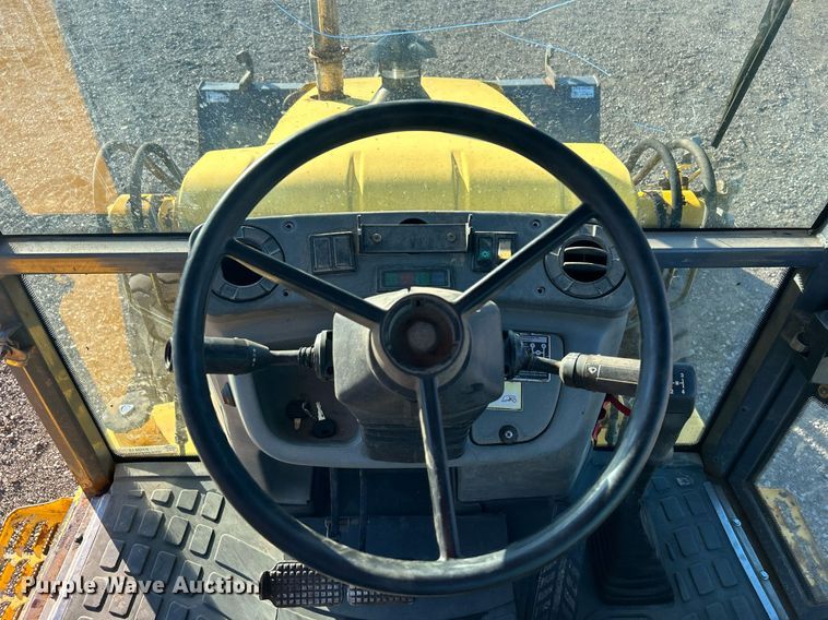 image for item KH9612 2000 New Holland LB75  backhoe