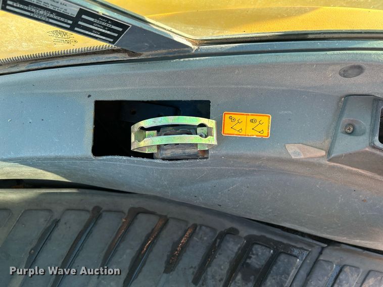 image for item KH9612 2000 New Holland LB75  backhoe