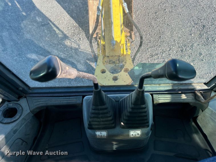 image for item KH9612 2000 New Holland LB75  backhoe