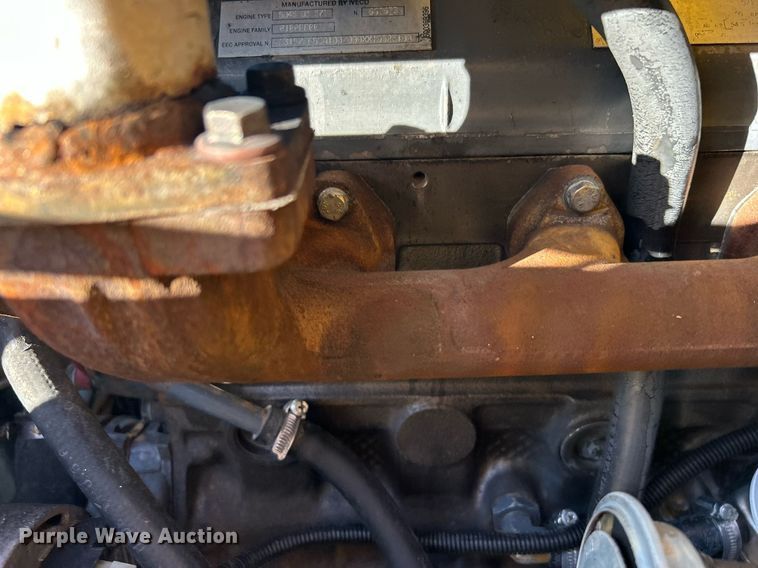 image for item KH9612 2000 New Holland LB75  backhoe