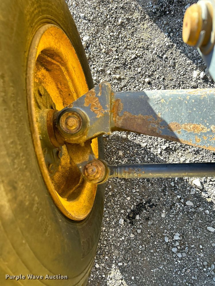 image for item KH9612 2000 New Holland LB75  backhoe