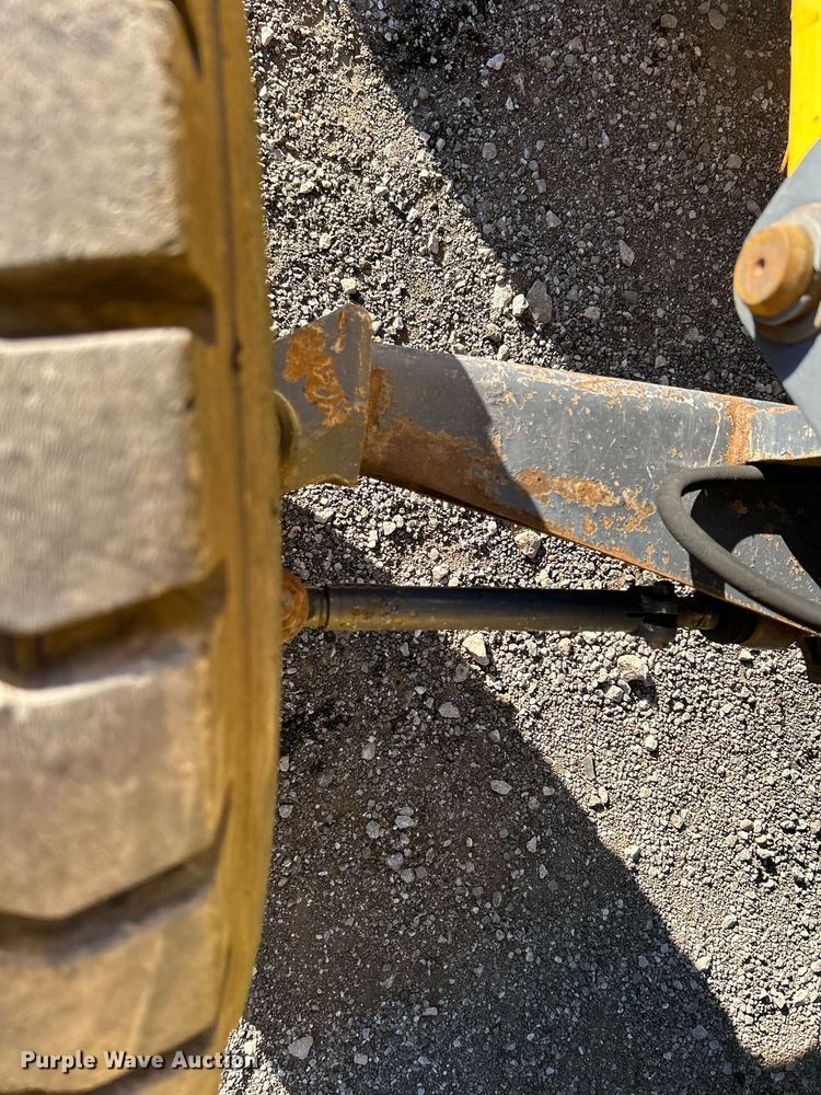 image for item KH9612 2000 New Holland LB75  backhoe