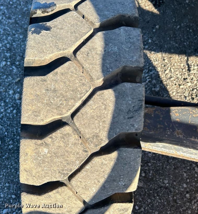 image for item KH9612 2000 New Holland LB75  backhoe