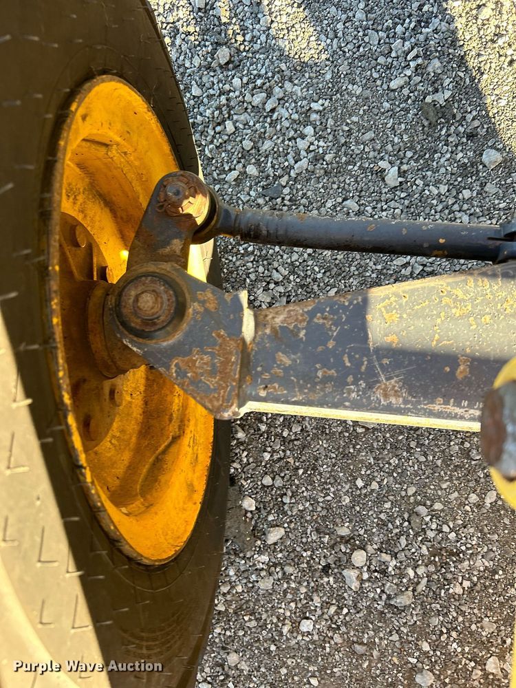 image for item KH9612 2000 New Holland LB75  backhoe