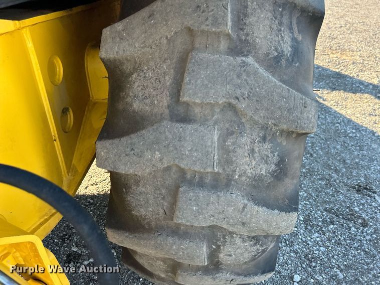 image for item KH9612 2000 New Holland LB75  backhoe