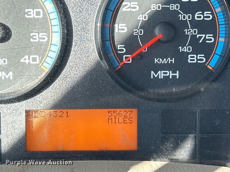 image for item KH9615 2009 International 7400  digger derrick truck