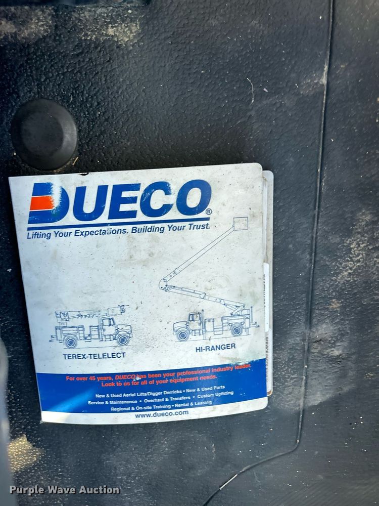 image for item KH9615 2009 International 7400  digger derrick truck