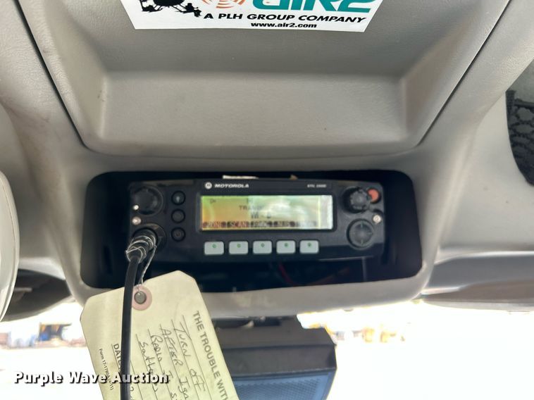 image for item KH9615 2009 International 7400  digger derrick truck