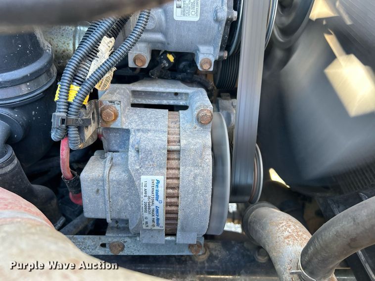 image for item KH9615 2009 International 7400  digger derrick truck