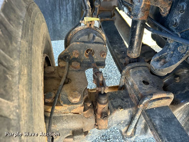 image for item KH9615 2009 International 7400  digger derrick truck