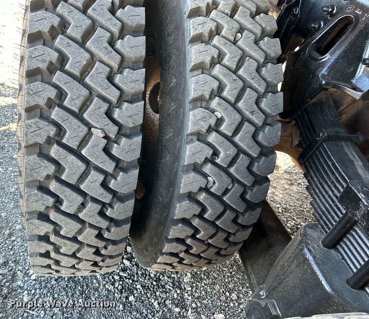 image for item KH9615 2009 International 7400  digger derrick truck