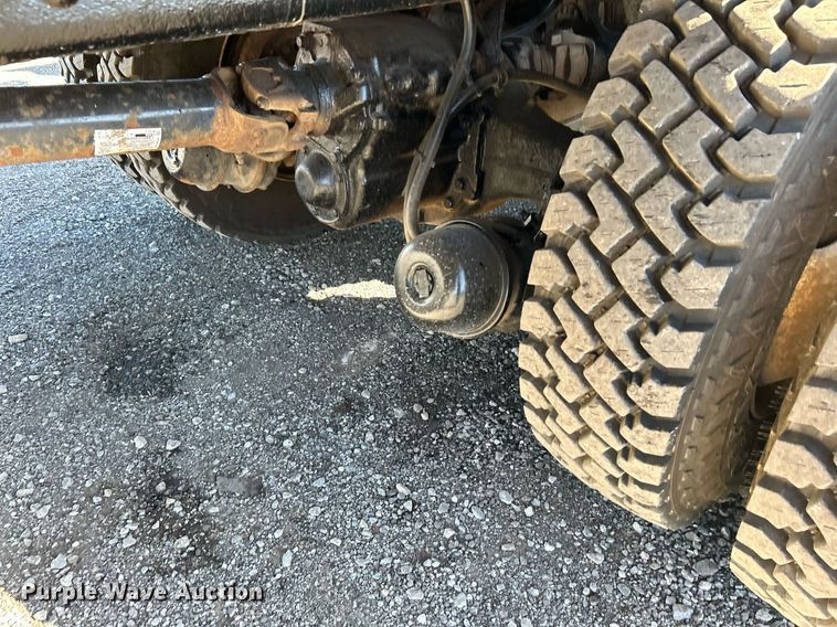 image for item KH9615 2009 International 7400  digger derrick truck