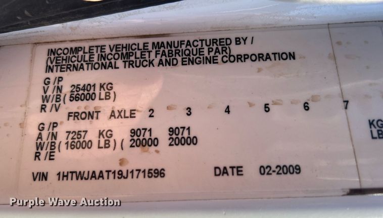 image for item KH9615 2009 International 7400  digger derrick truck