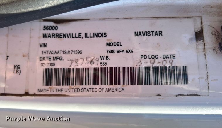 image for item KH9615 2009 International 7400  digger derrick truck