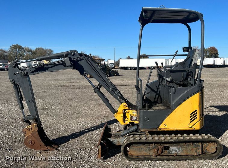 image for item KH9625 2010  John Deere 17D  mini excavator