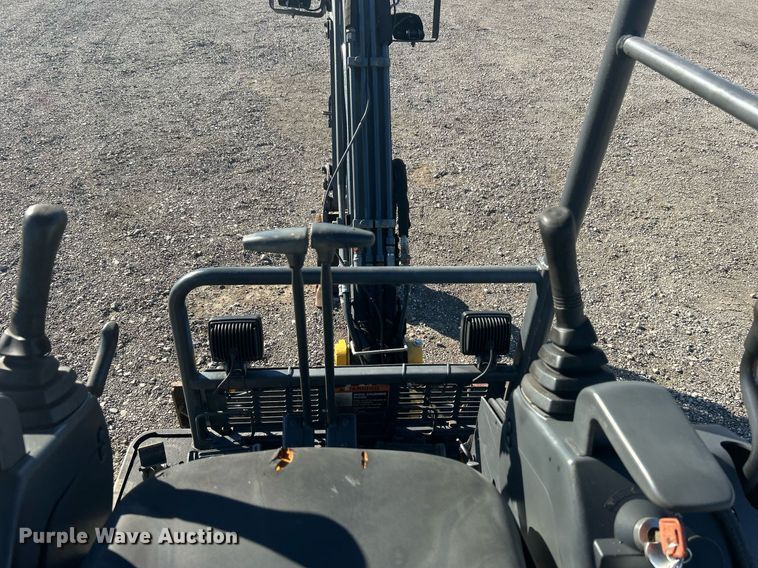 image for item KH9625 2010  John Deere 17D  mini excavator