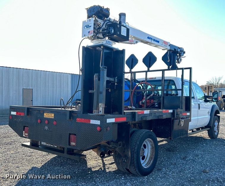 image for item KH9627 2013 Ford F550 Super Duty XL  Crew Cab flatbed truck