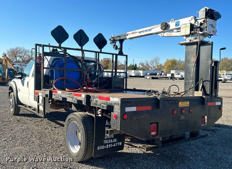 image for item KH9627 2013 Ford F550 Super Duty XL  Crew Cab flatbed truck