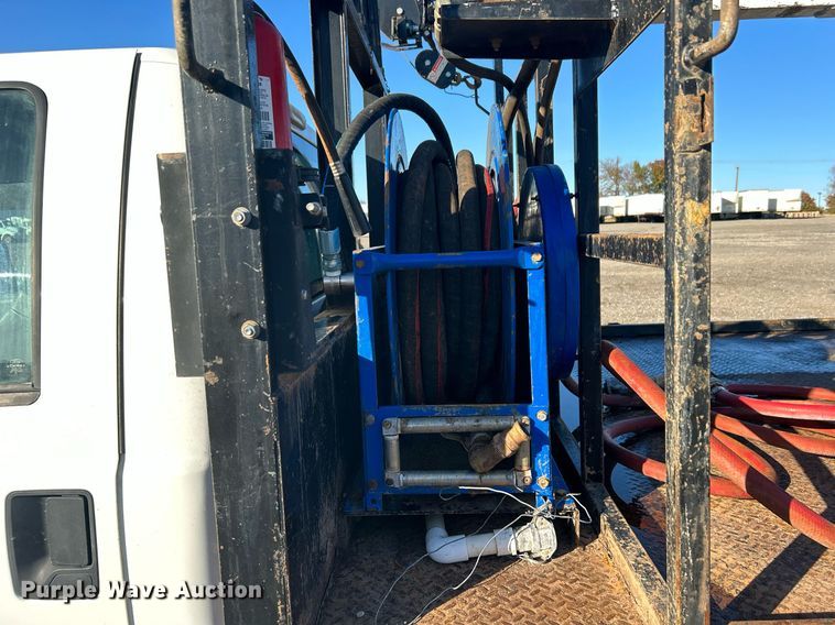 image for item KH9627 2013 Ford F550 Super Duty XL  Crew Cab flatbed truck